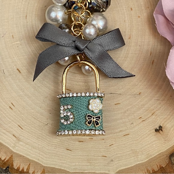 Gorgeous Blue Purse with Crystals & Pearls Keychain Charm - Picture 10 of 14